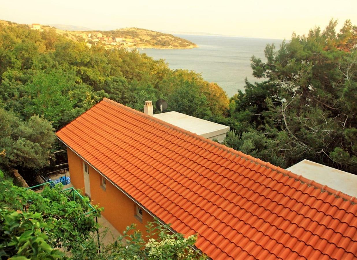 Quercus Apartment Stara Baška Exterior foto